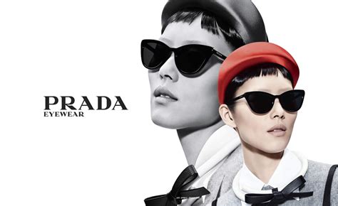 pubblicità occhiali prada 2019|PRADA SPRING/SUMMER 2019 WOMENSWEAR .